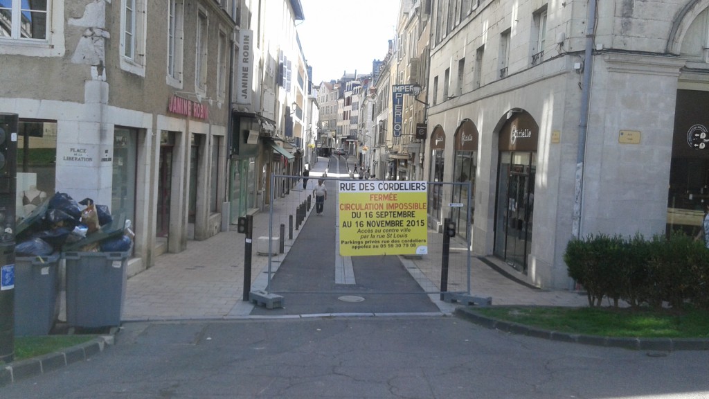 Rue des Cordeliers panneau avertissement