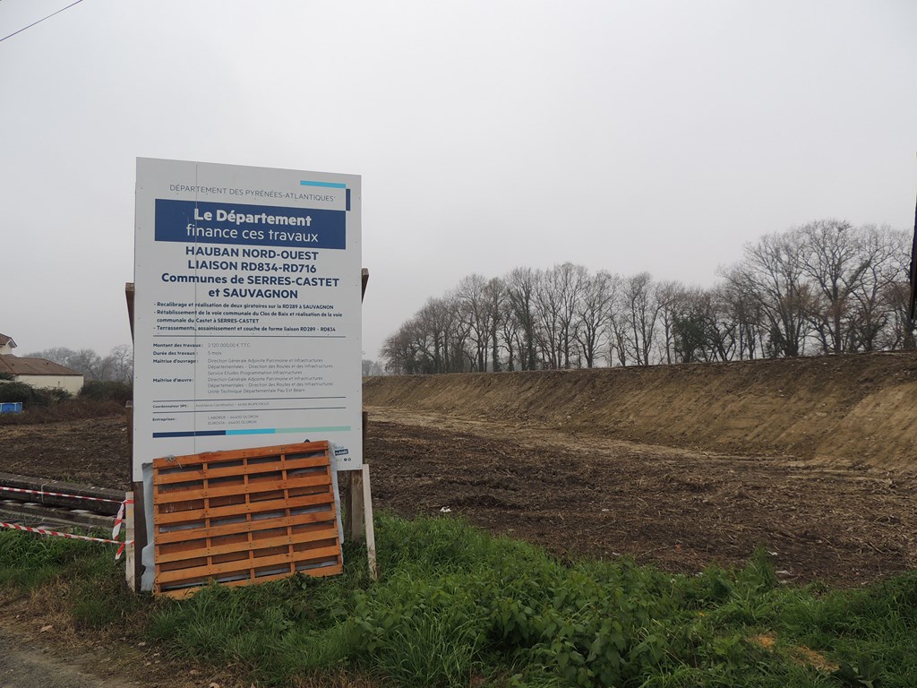 Le chantier du hauban nord-ouest Le chantier du hauban nord-ouest